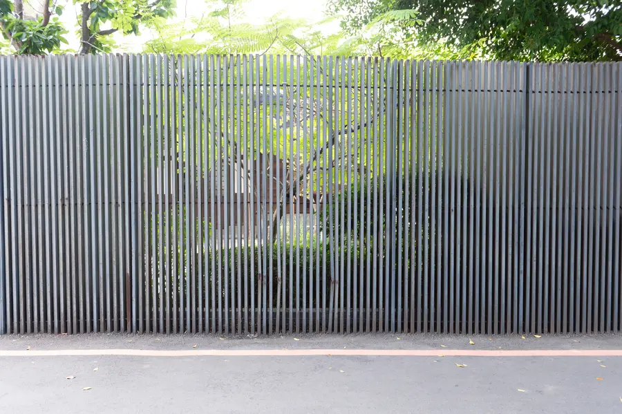 The Role Of A Fence Contractor In Installing Aluminum Fencing in Ringgold, GA